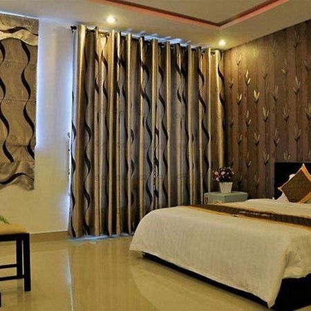 Manh Cuong Hotel Danang Exterior photo