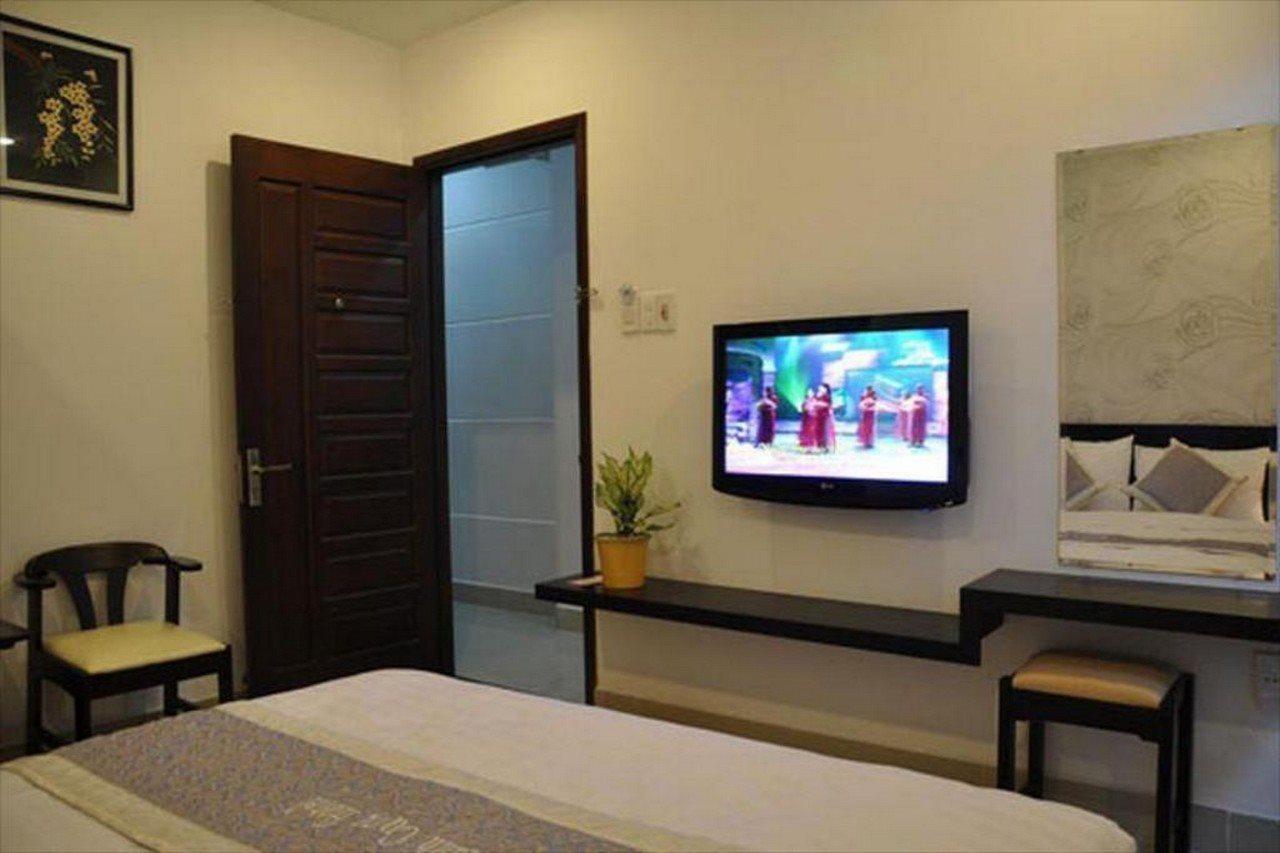 Manh Cuong Hotel Danang Exterior photo