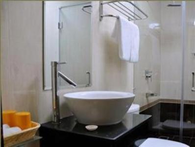 Manh Cuong Hotel Danang Exterior photo