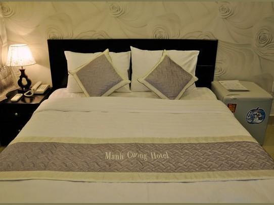 Manh Cuong Hotel Danang Exterior photo
